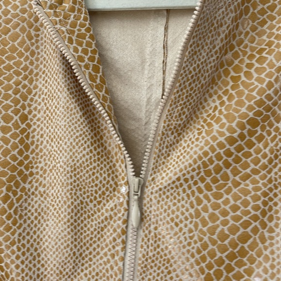 Light weight polyester jacket - Size M - Picture 3 of 9